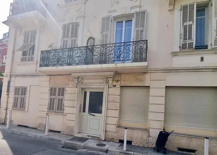 Monaco Carnier Parking * ボーソレイユ